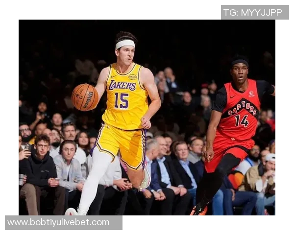 里夫斯闪耀湖人历史成就单场20次罚球新里程碑追平浓眉科比传奇