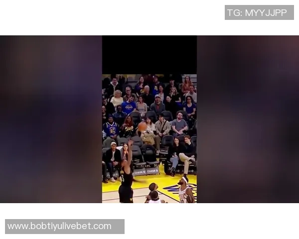 KD转发沃克左手压哨神球令人震惊这一创意真是绝妙之作