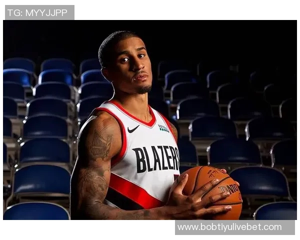 小佩顿定妆照发布迎来职业生涯第十季展现落选秀的励志精神