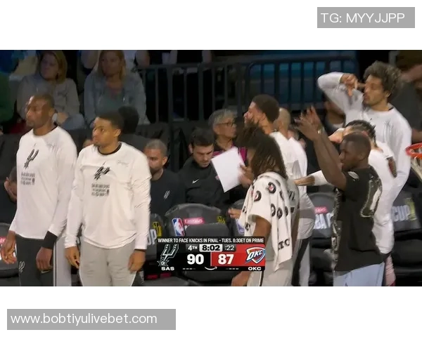 尚帕尼与科内特联手发力半场合计25分助球队争胜全队仅两人得分上双 尚帕尼与科内特联手发力半场合计25分助球队争胜全队仅两人得分上双