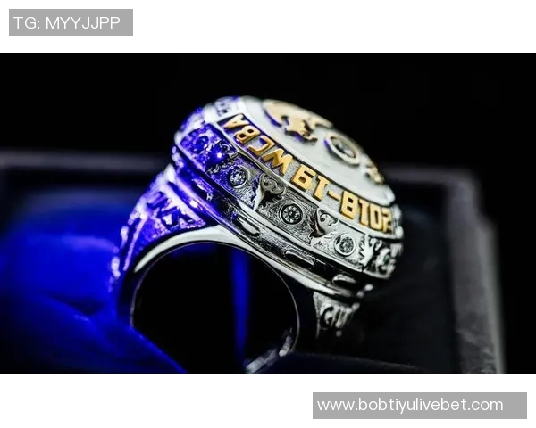 康大女篮佩奇领衔夺冠荣耀官方发布上赛季冠军戒指盛况