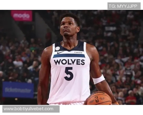 爱德华兹表现惊艳19投10中砍下33分并罚球14中11助球队取得胜利 爱德华兹表现惊艳19投10中砍下33分并罚球14中11助球队取得胜利