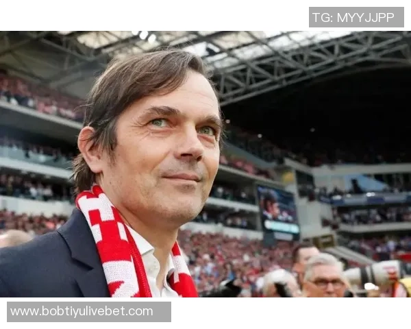 埃因霍温主帅强调球队如同F1赛车需不断优化并坚定信心走在正确道路上 埃因霍温主帅强调球队如同F1赛车需不断优化并坚定信心走在正确道路上