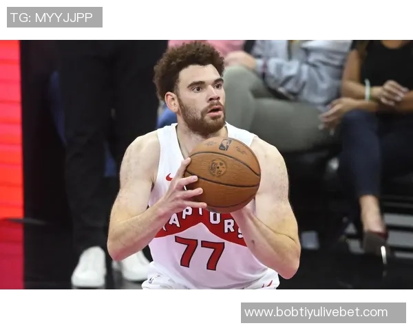 兰德尔带领球队奋勇争先19投12中砍下30分7篮板4助攻1抢断