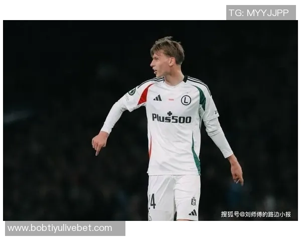 罗马年轻中卫谈被换下后的坚持训练与为球队贡献的喜悦